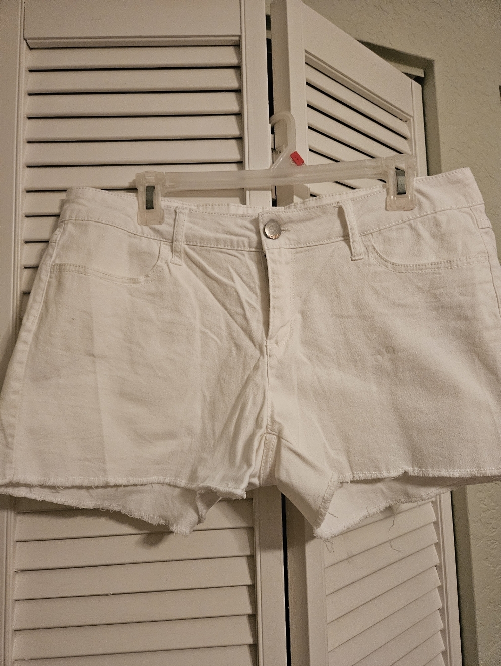 No Boundaries White Denim Shorts With Fringe Edge
